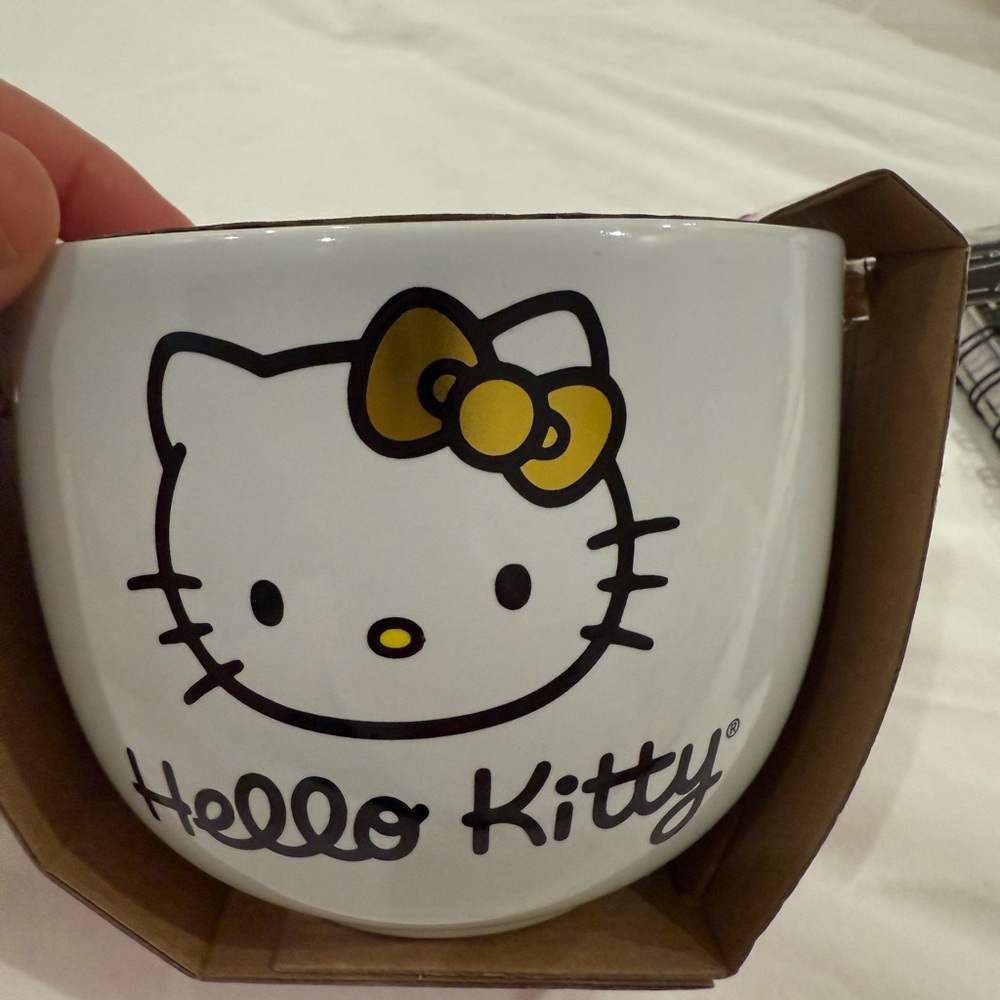 Hello Kitty Pink Ceramic Bowl Set